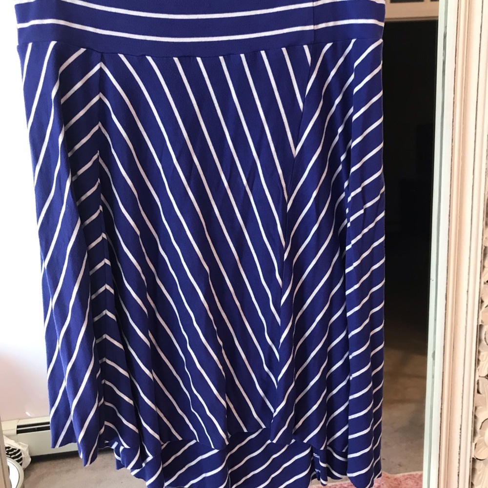 A Pea in the Pod maternity skirt